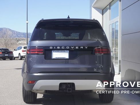 Used 2025 Land Rover Discovery S image 6
