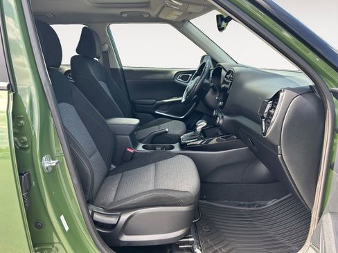 Used 2023 Kia Soul EX image 10