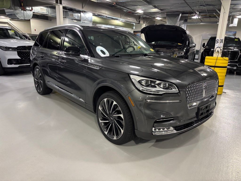 Used 2020 Lincoln Aviator Reserve w/ Equipment Group 202A AWD/4WD image 2
