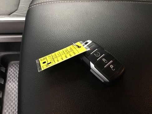 Used 2022 RAM 1500 Big Horn AWD/4WD image 31