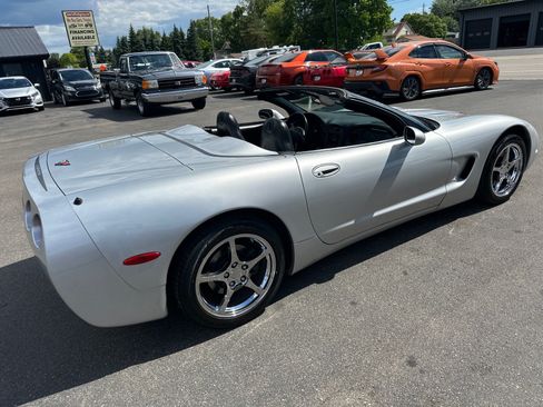Used 1998 Chevrolet Corvette Convertible w/ Performance Handling Pkg RWD image 11