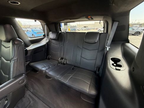 Used 2020 Cadillac Escalade Platinum AWD/4WD image 38