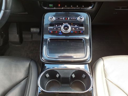 Used 2022 Lincoln Nautilus Reserve AWD/4WD image 23