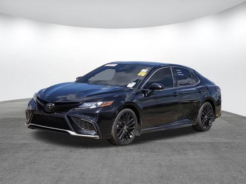 Used 2023 Toyota Camry XSE FWD image 10
