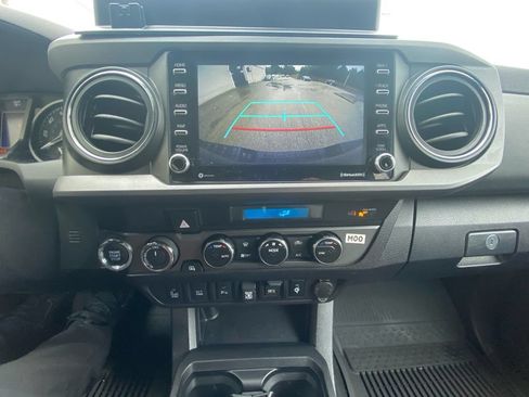 Used 2023 Toyota Tacoma TRD Off-Road w/ Technology Package AWD/4WD image 26