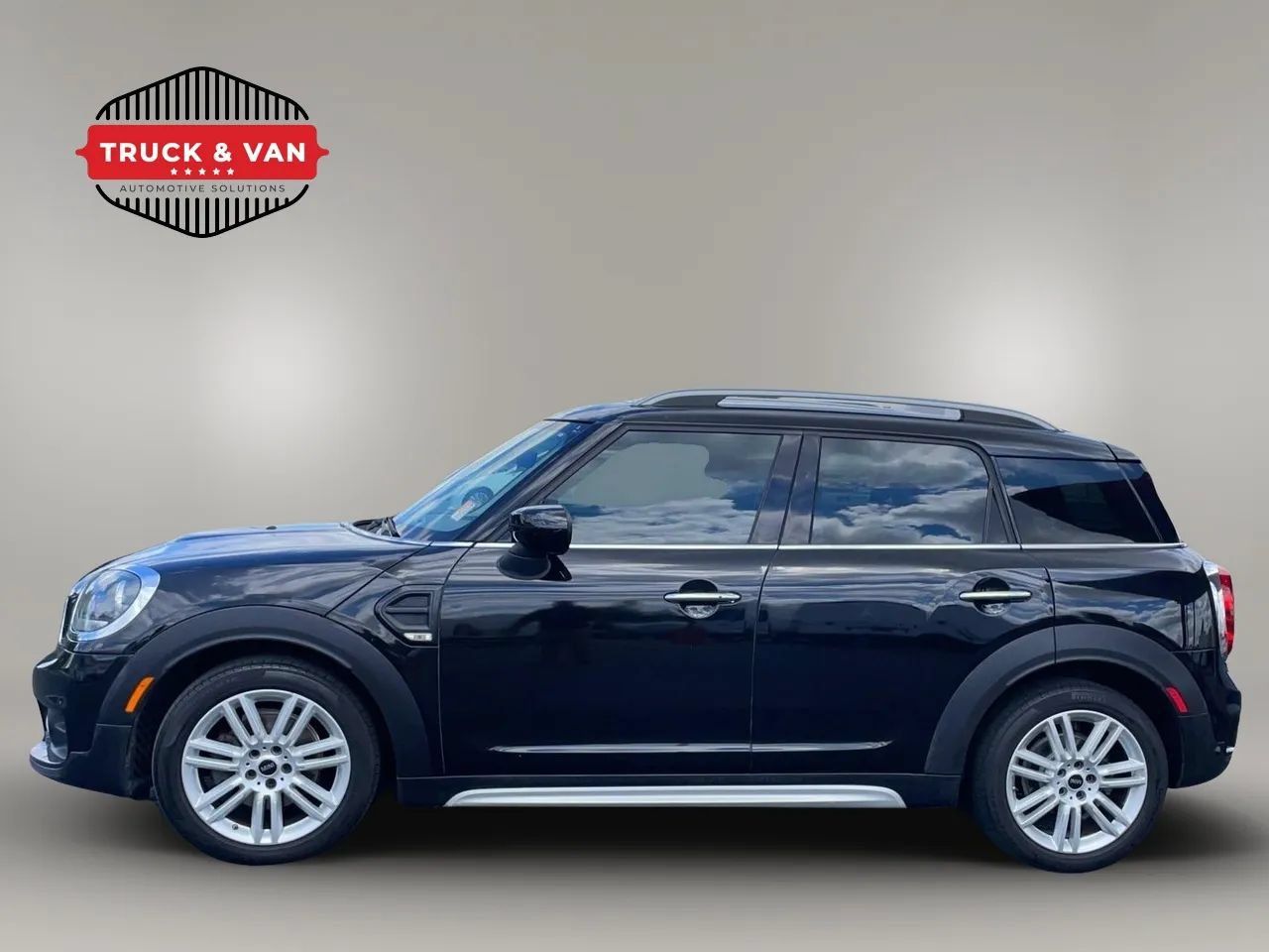 Used 2020 MINI Cooper Countryman FWD image 3