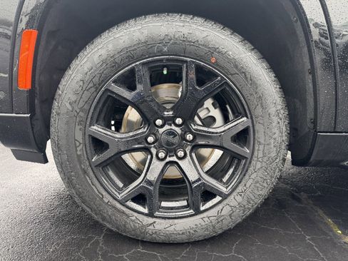 New 2025 Jeep Wagoneer Series II w/ Convenience Group I image 11