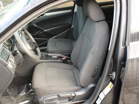 Used 2017 Volkswagen Passat 1.8T S FWD image 11