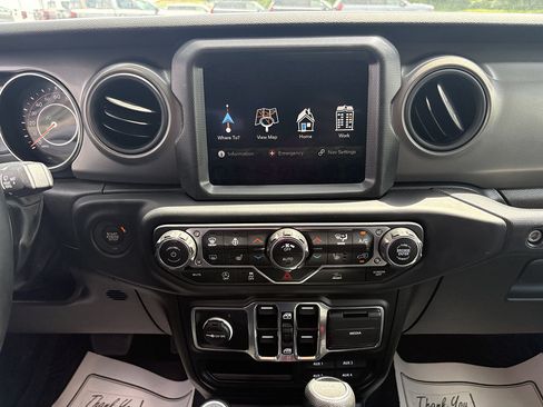 Used 2023 Jeep Gladiator Sport AWD/4WD image 26