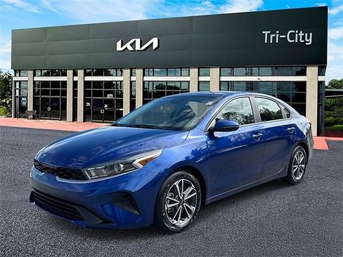 Used 2022 Kia Forte LXS w/ LXS Technology Package image 3