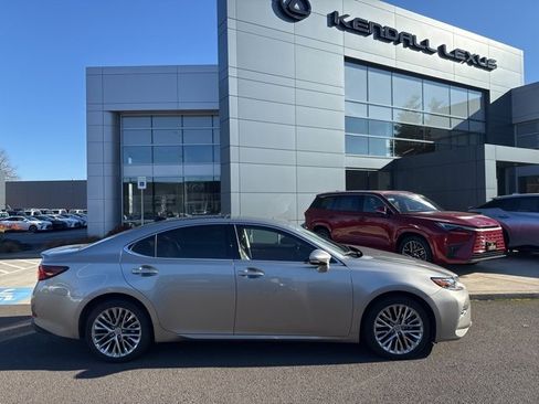 Used 2016 Lexus ES 350 image 2
