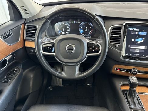 Used 2021 Volvo XC90 T5 Momentum AWD/4WD image 18