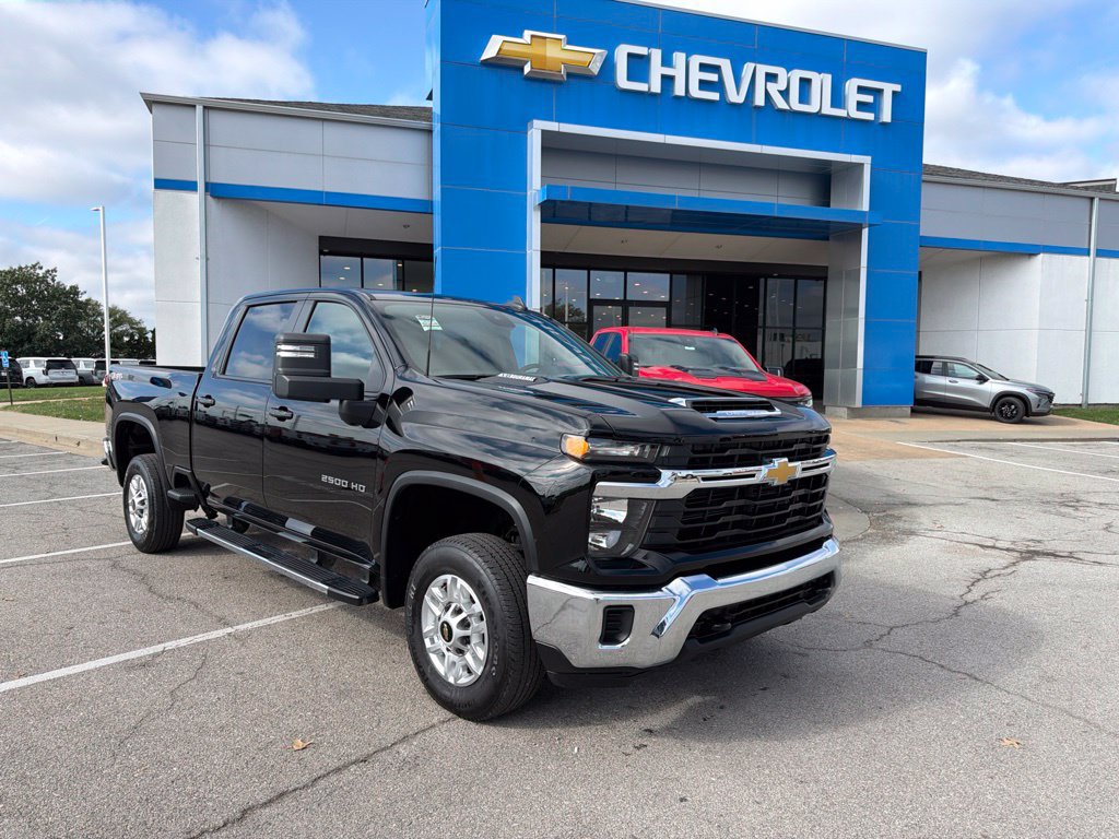Used 2026 Chevrolet Silverado 2500 LT AWD/4WD image 1