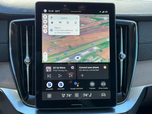 Used 2025 Volvo XC90 B6 Plus image 23