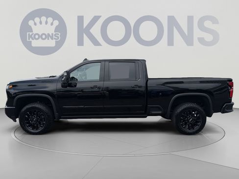 Used 2025 Chevrolet Silverado 2500 High Country w/ High Country Premium Package AWD/4WD image 2