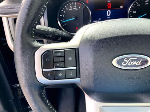 Used 2024 Ford Expedition XLT AWD/4WD image 21
