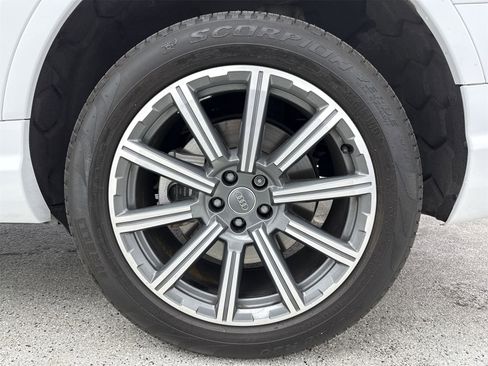 Used 2018 Audi Q7 3.0T Premium Plus w/ Premium Plus Package image 43