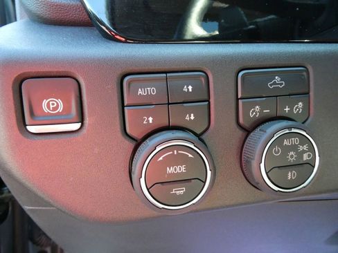 Certified 2025 Chevrolet Silverado 1500 LT Trail Boss w/ Convenience Package II AWD/4WD image 27