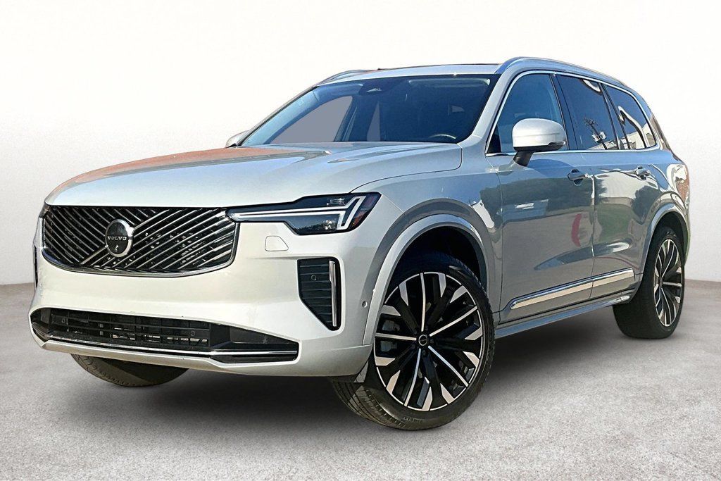 Certified 2026 Volvo XC90 B6 Plus AWD/4WD image 15