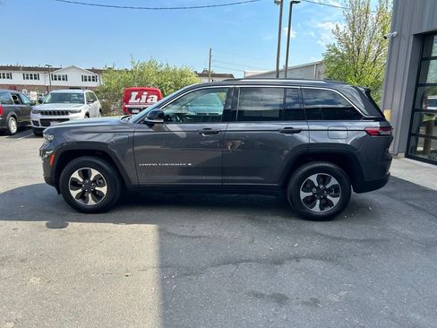 Used 2023 Jeep Grand Cherokee 4WD 4xe image 8