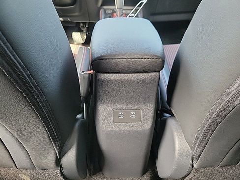 Used 2025 Nissan Kicks SR image 18