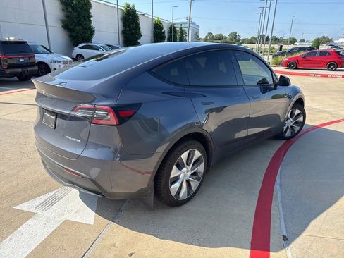 Used 2023 Tesla Model Y Long Range AWD/4WD image 4