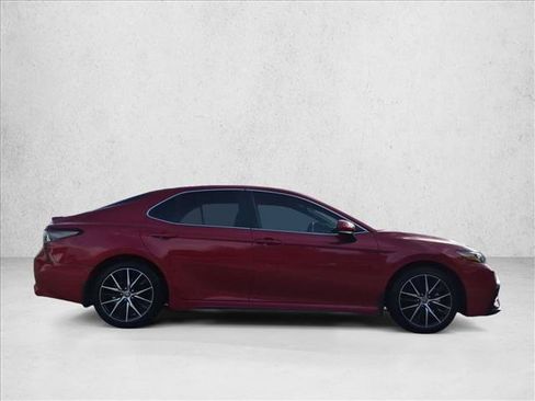 Used 2023 Toyota Camry SE FWD image 4
