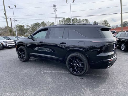 Used 2024 Chevrolet Traverse RS image 12