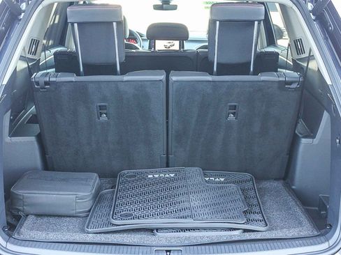 Used 2025 Volkswagen Atlas Peak Edition SE image 26