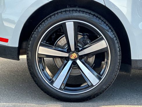 Used 2025 Porsche Macan image 43