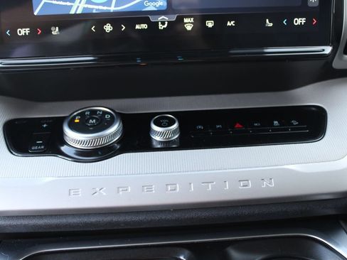 Used 2025 Ford Expedition Active AWD/4WD image 48