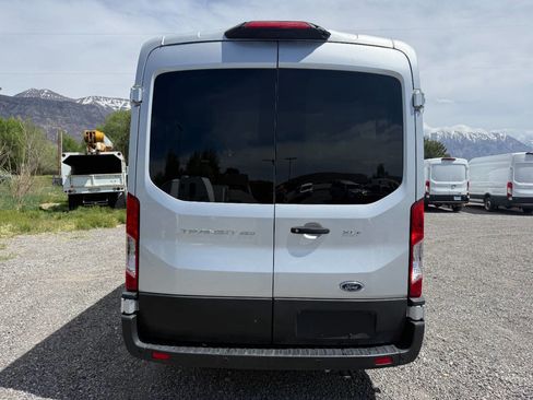 Used 2022 Ford Transit 350 XLT RWD image 4