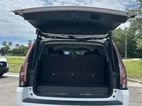 Used 2018 Cadillac Escalade 2WD image 13