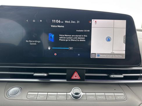 Used 2024 Hyundai Elantra SEL image 33