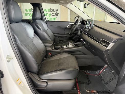 Used 2023 Mitsubishi Outlander SE AWD/4WD image 22