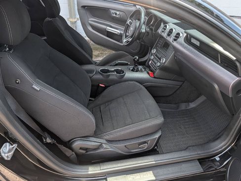 Used 2016 Ford Mustang GT RWD image 16