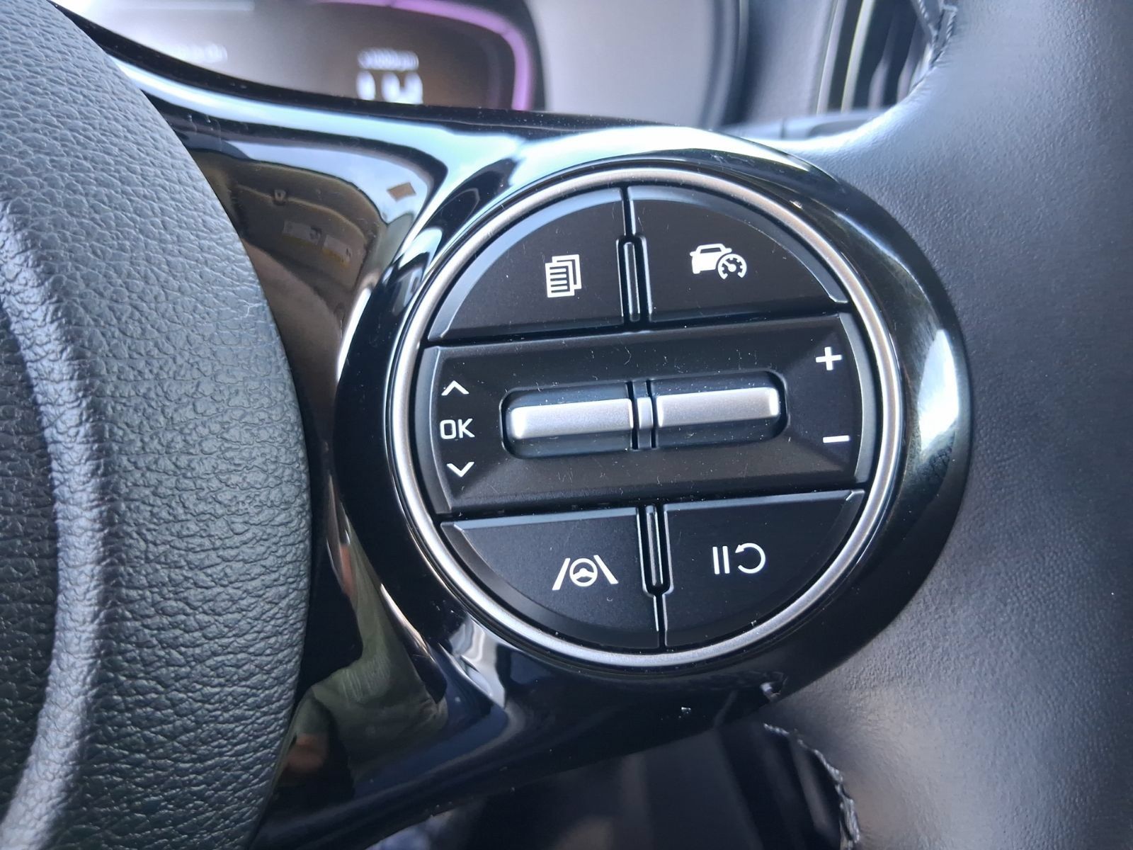 Used 2025 Kia Soul EX FWD image 19
