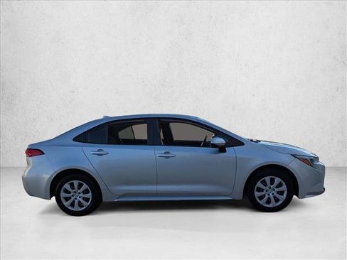 Used 2023 Toyota Corolla LE image 4