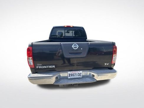 Used 2012 Nissan Frontier SV RWD image 5