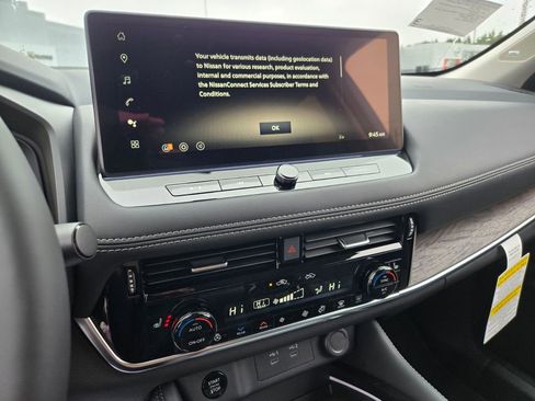 New 2026 Nissan Rogue Platinum image 7