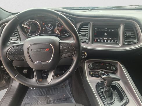 Used 2019 Dodge Challenger SXT RWD image 13