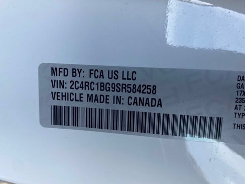 Used 2025 Chrysler Pacifica Select FWD image 21