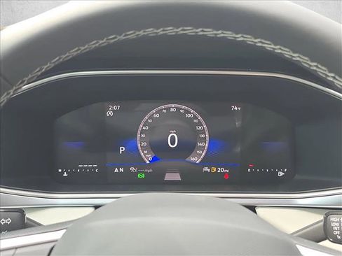 New 2026 Volkswagen Taos SE FWD image 13