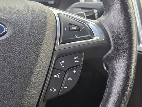 Used 2017 Ford Edge Titanium w/ Technology Package image 27