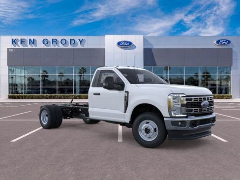 New 2026 Ford F350 XL w/ XL Chrome Package AWD/4WD image 1