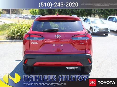 Used 2024 Toyota Corolla Cross XLE w/ Convenience Package FWD image 8