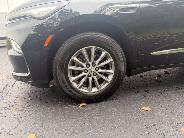 Used 2024 Buick Enclave Essence AWD/4WD image 4