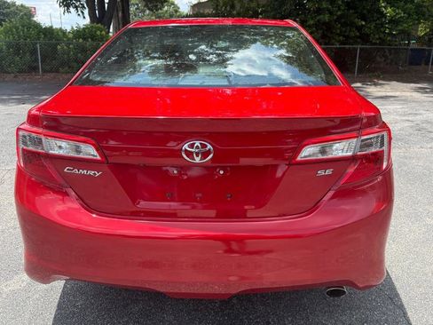 Used 2014 Toyota Camry SE FWD image 8