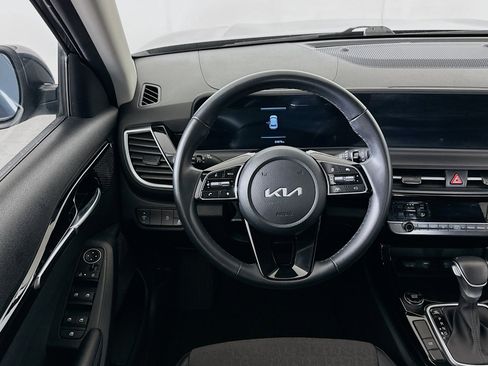 Used 2025 Kia Seltos S FWD image 18