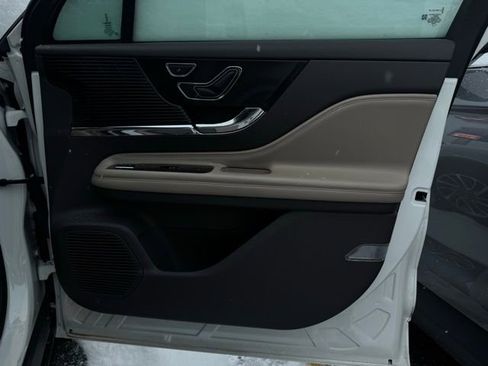 Certified 2022 Lincoln Corsair Standard w/ Equipment Group 101A image 17